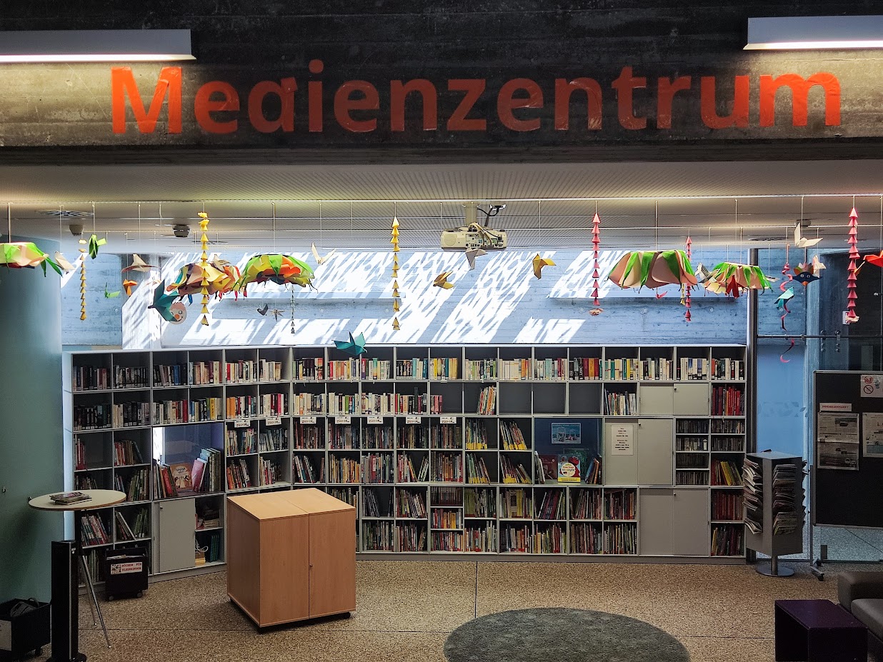 Vom bunten Sommer zum spannenden Herbst: Goethe für Kinder und Vorlesenachmittag im Medienzentrum