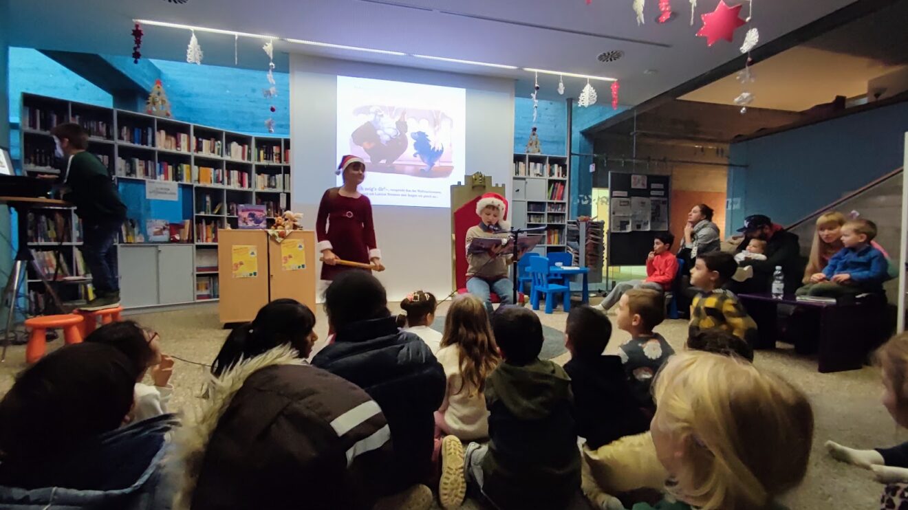 Eine Adventsvorlesung voller Geschichten, Überraschungen und leuchtender Kinderaugen!